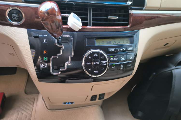Used Toyota Previa 2012 2.4L 7-Seater Standard Edition Gear Lever