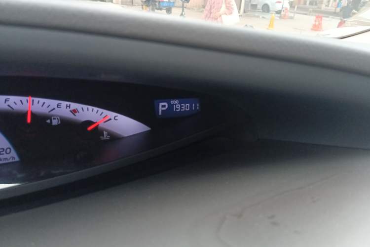 Used Toyota Previa 2012 2.4L 7-Seater Luxury Edition Odometer Close Up