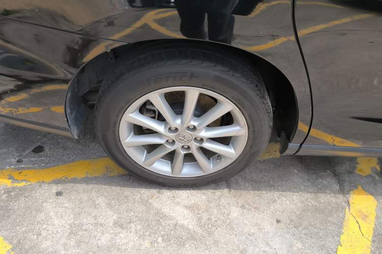 Used Toyota Previa 2012 2.4L 7-Seater Standard Edition Right Rear Wheel Hub