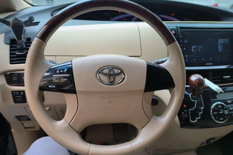 Used Toyota Previa 2012 2.4L 7-Seater Standard Edition Steering Wheel