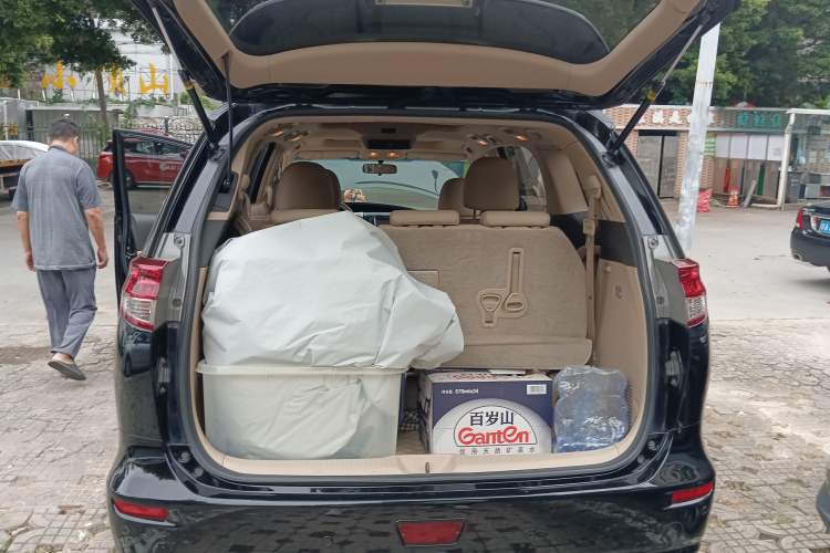 Used Toyota Previa 2012 2.4L 7-Seater Luxury Edition Trunk