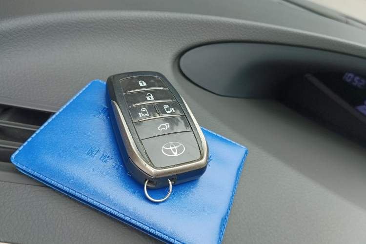 Used Toyota Previa 2012 2.4L 7-Seater Luxury Edition Vehicle Key
