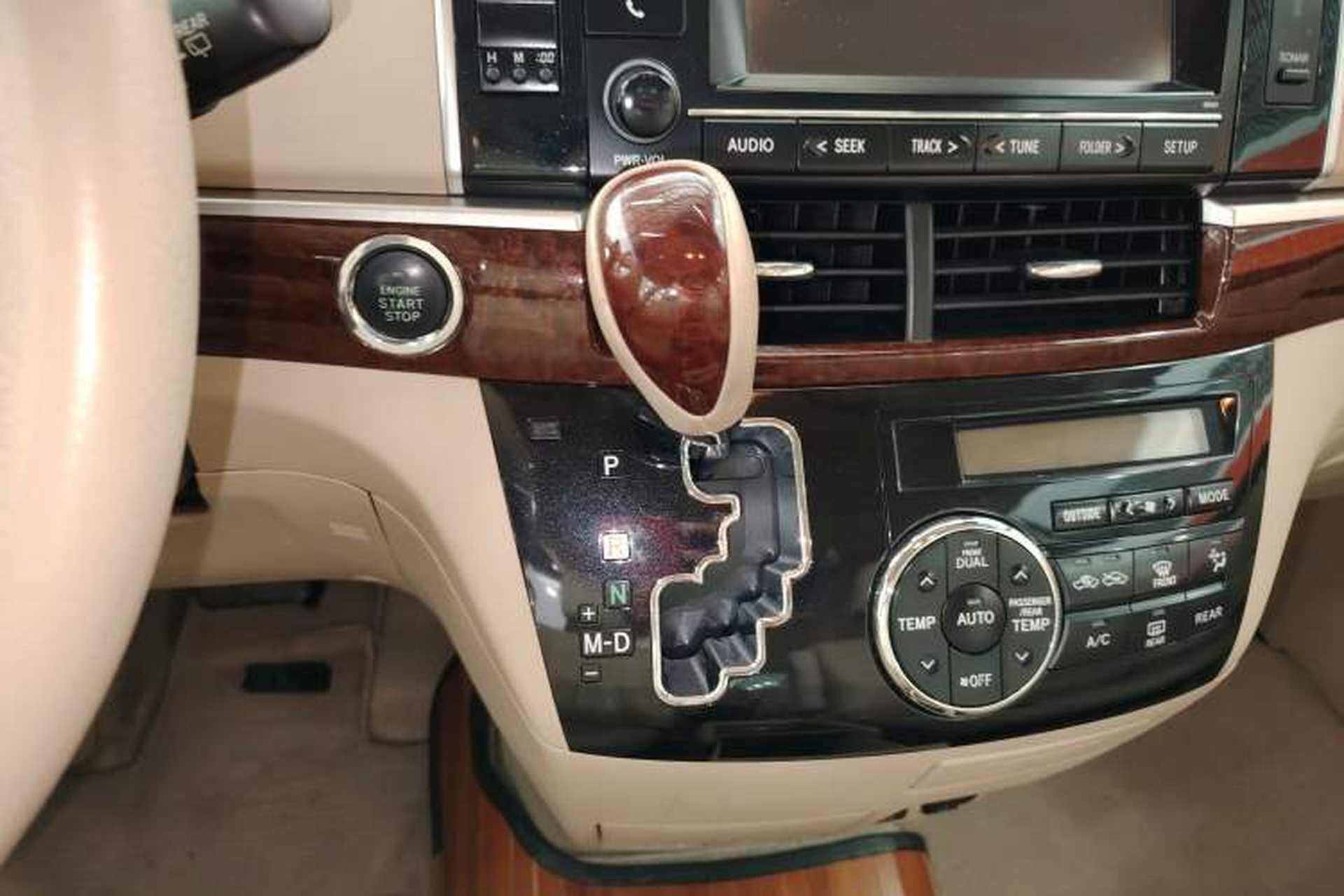 Used Toyota Previa 2012 2.4L 7-Seater Luxury Edition Gear Lever
