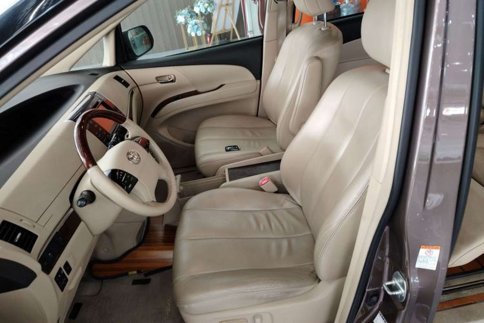 Used Toyota Previa 2012 2.4L 7-Seater Luxury Edition Left Front Seat