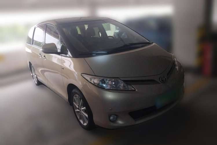 Used Toyota Previa 2012 2.4L 7-Seater Luxury Edition Front Right 45 Deg