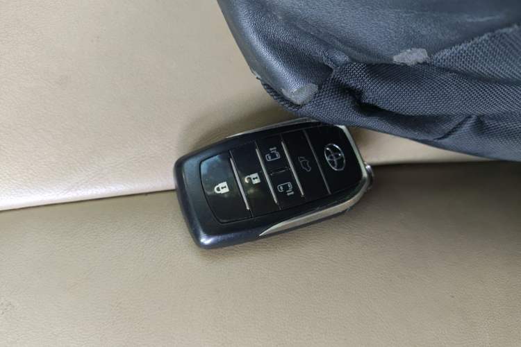 Used Toyota Previa 2012 2.4L 7-Seater Luxury Edition Interior 1