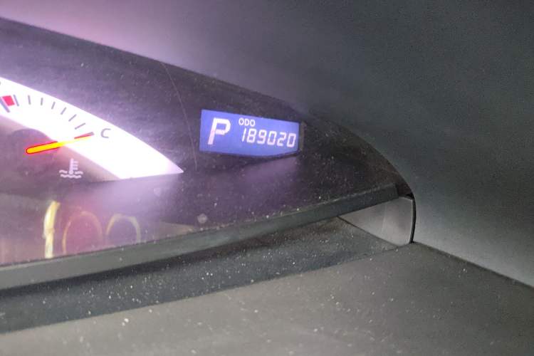 Used Toyota Previa 2012 2.4L 7-Seater Luxury Edition Odometer Close Up