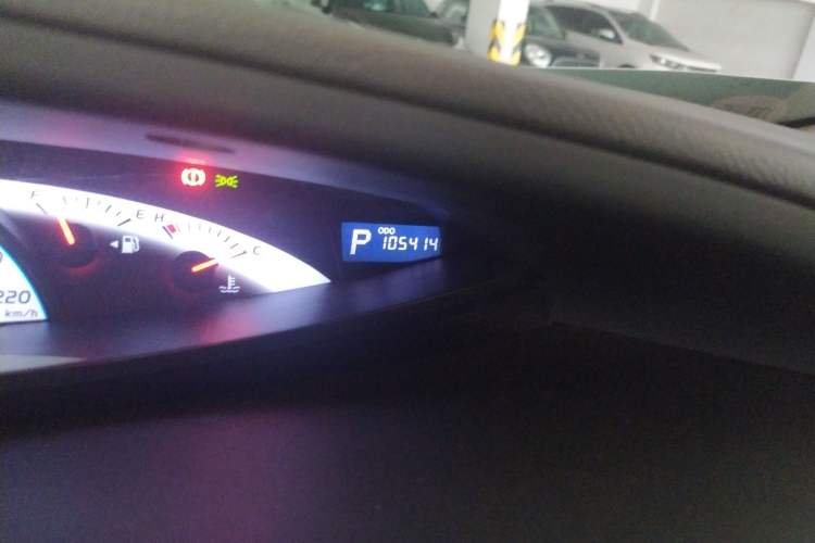 Used Toyota Previa 2012 2.4L 7-Seater Luxury Edition Odometer Close Up