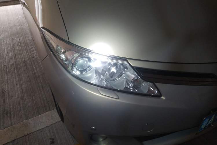 Used Toyota Previa 2012 2.4L 7-Seater Luxury Edition Right Front Headlight
