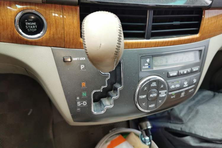 Used Toyota Previa 2012 2.4L 7-Seater Luxury Edition Gear Lever