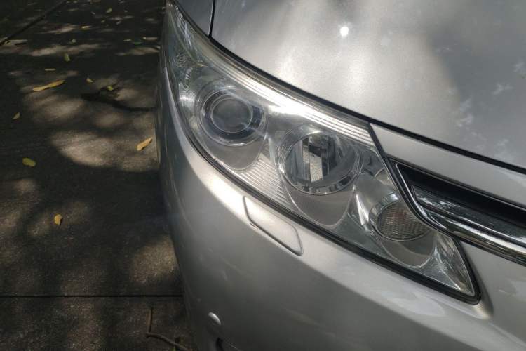Used Toyota Previa 2012 2.4L 7-Seater Luxury Edition Right Front Headlight