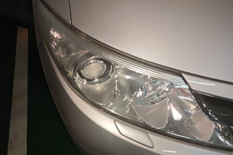 Used Toyota Previa 2012 2.4L 7-Seater Luxury Edition Right Front Headlight
