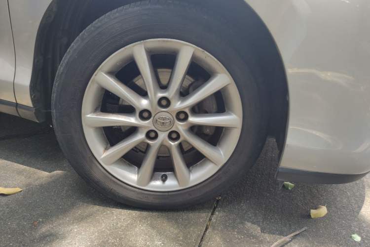 Used Toyota Previa 2012 2.4L 7-Seater Luxury Edition Right Front Wheel Hub