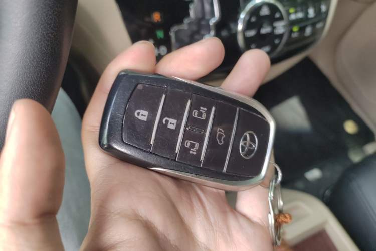 Used Toyota Previa 2012 2.4L 7-Seater Luxury Edition Vehicle Key