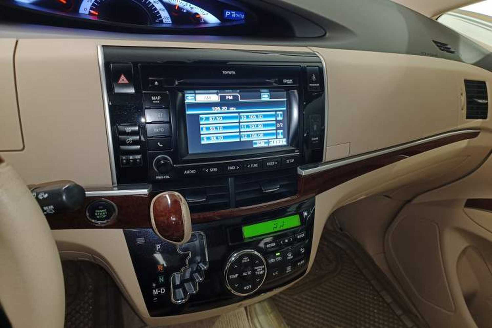 Used Toyota Previa 2012 2.4L 7-Seater Luxury Edition Audio And AC Panel