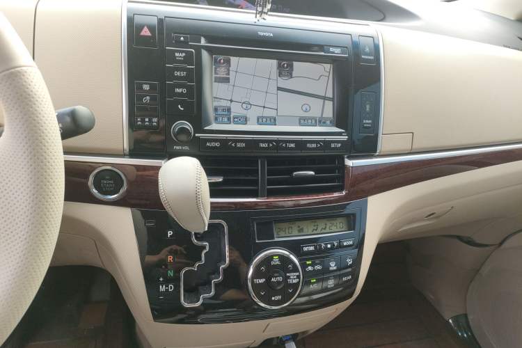 Used Toyota Previa 2012 2.4L 7-Seater Luxury Edition Audio And AC Panel