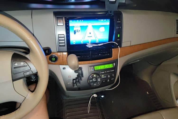 Used Toyota Previa 2012 2.4L 7-Seater Standard Edition Audio And AC Panel