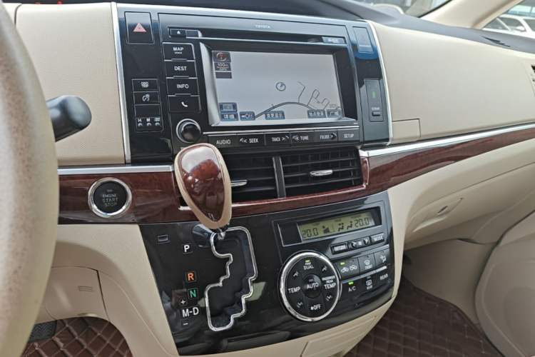 Used Toyota Previa 2012 2.4L 7-Seater Luxury Edition Audio And AC Panel