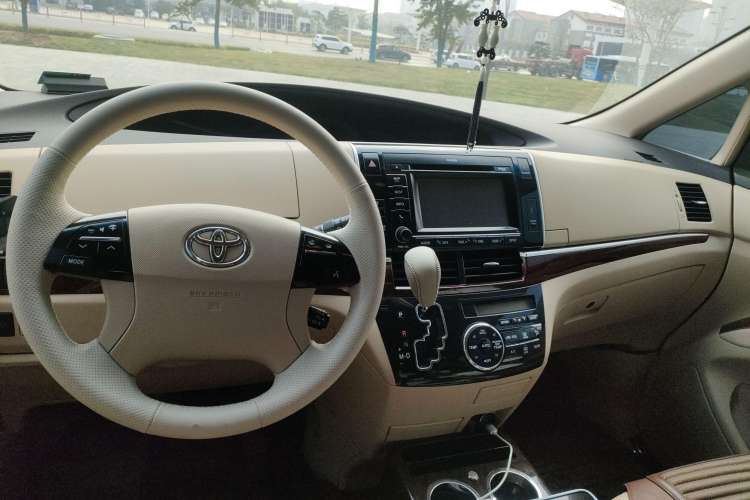 Used Toyota Previa 2012 2.4L 7-Seater Luxury Edition Center Console