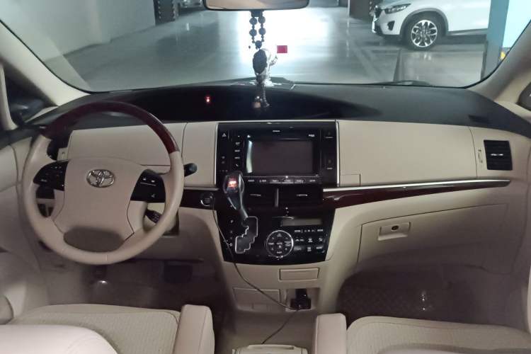 Used Toyota Previa 2012 3.5L 7-Seater Luxury Version Center Console