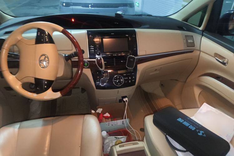 Used Toyota Previa 2012 2.4L 7-Seater Standard Edition Center Console