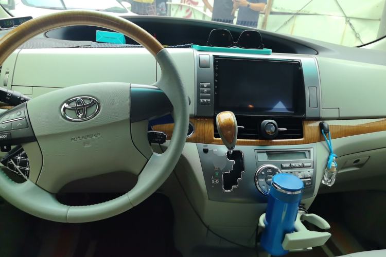 Used Toyota Previa 2012 3.5L 7-Seater Luxury Version Center Console