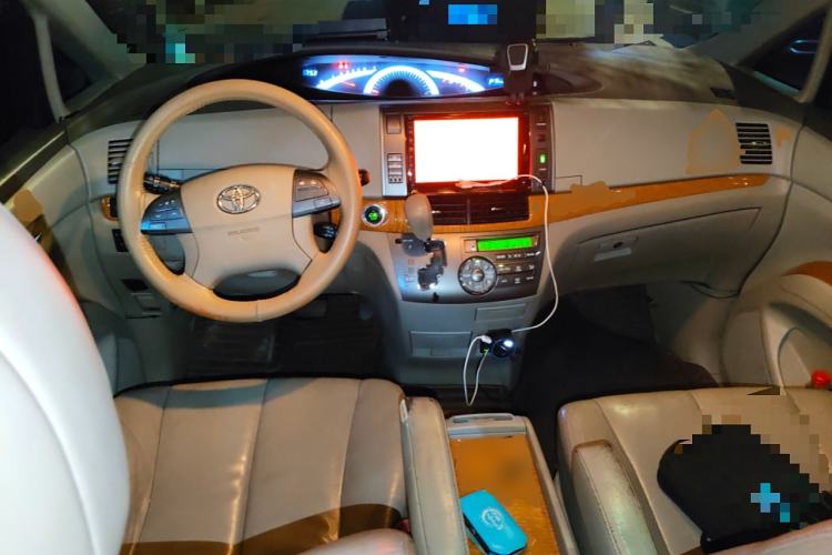 Used Toyota Previa 2012 2.4L 7-Seater Standard Edition Center Console