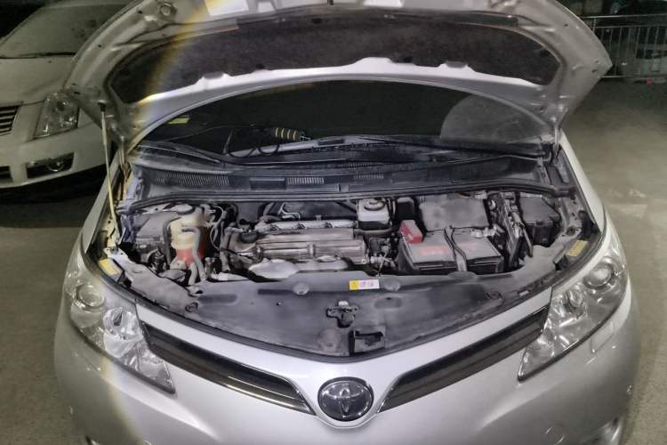 Used Toyota Previa 2012 2.4L 7-Seater Luxury Edition Engine Bay