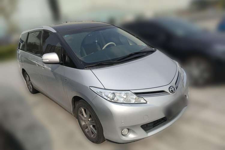 Used Toyota Previa 2012 2.4L 7-Seater Luxury Edition Front Right 45 Deg