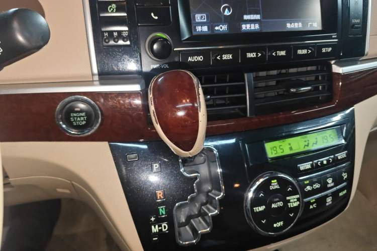 Used Toyota Previa 2012 2.4L 7-Seater Luxury Edition Gear Lever