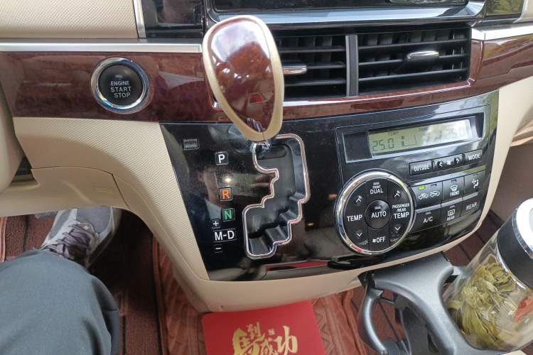 Used Toyota Previa 2012 2.4L 7-Seater Standard Edition Gear Lever
