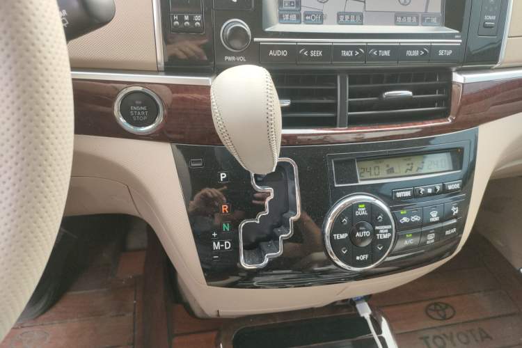 Used Toyota Previa 2012 2.4L 7-Seater Luxury Edition Gear Lever