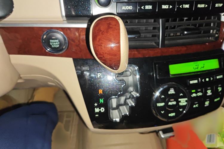 Used Toyota Previa 2012 2.4L 7-Seater Luxury Edition Gear Lever