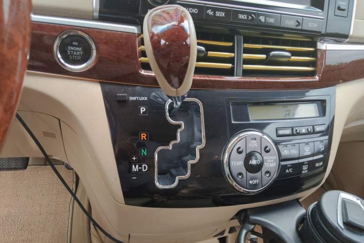 Used Toyota Previa 2012 2.4L 7-Seater Luxury Edition Gear Lever