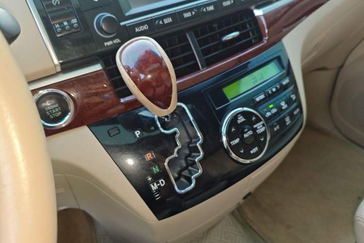 Used Toyota Previa 2012 2.4L 7-Seater Luxury Edition Gear Lever