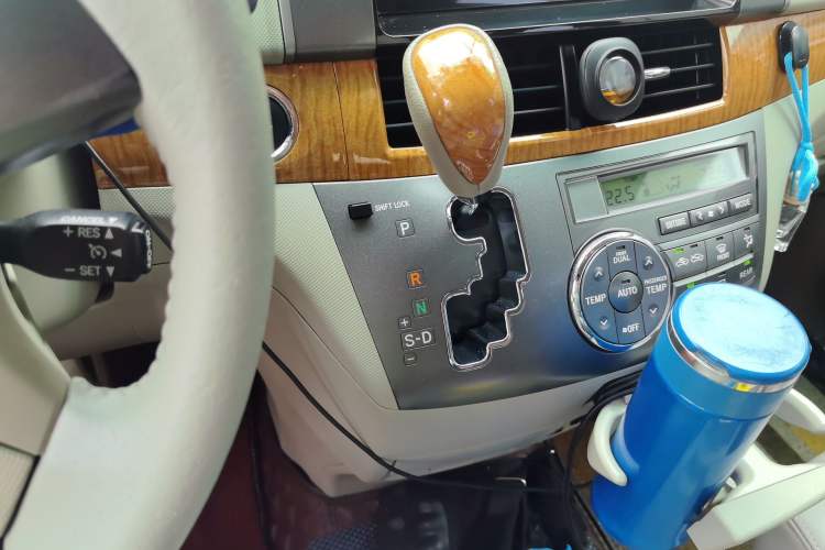 Used Toyota Previa 2012 3.5L 7-Seater Luxury Version Gear Lever