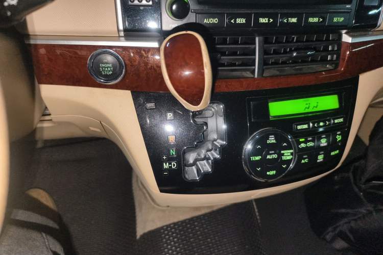 Used Toyota Previa 2012 2.4L 7-Seater Luxury Edition Gear Lever