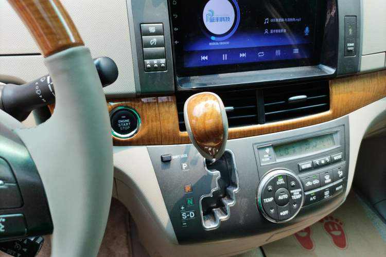 Used Toyota Previa 2012 2.4L 7-Seater Luxury Edition Gear Lever