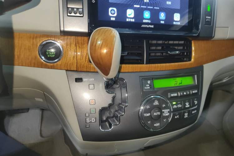 Used Toyota Previa 2012 2.4L 7-Seater Luxury Edition Gear Lever