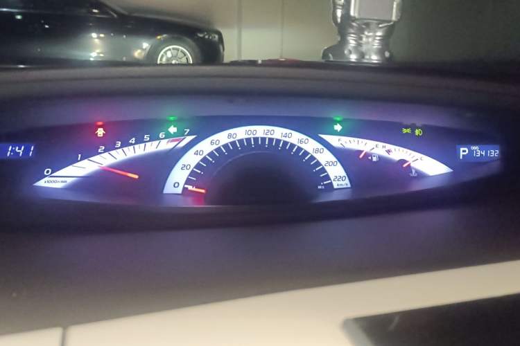 Used Toyota Previa 2012 3.5L 7-Seater Luxury Version Instrument Cluster