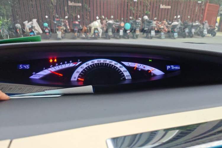 Used Toyota Previa 2012 2.4L 7-Seater Luxury Edition Instrument Cluster