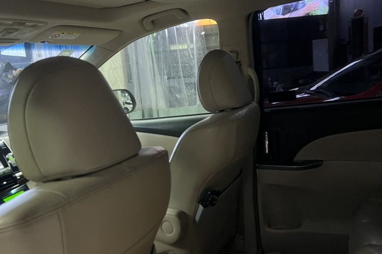 Used Toyota Previa 2012 2.4L 7-Seater Luxury Edition Interior 10