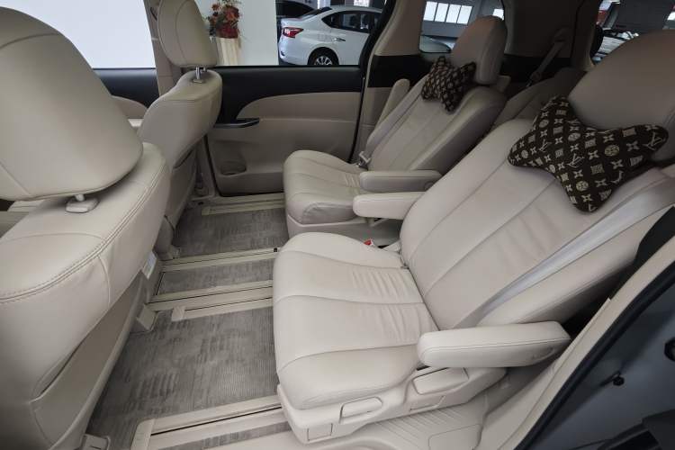 Used Toyota Previa 2012 2.4L 7-Seater Luxury Edition Interior 3