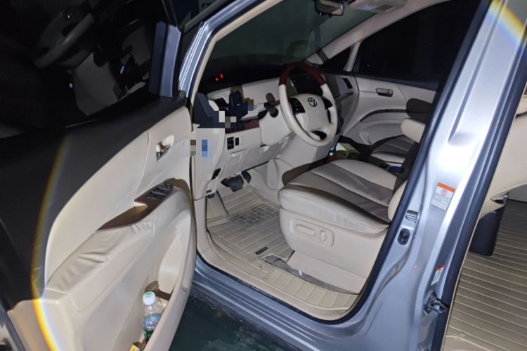 Used Toyota Previa 2012 2.4L 7-Seater Luxury Edition Interior 3