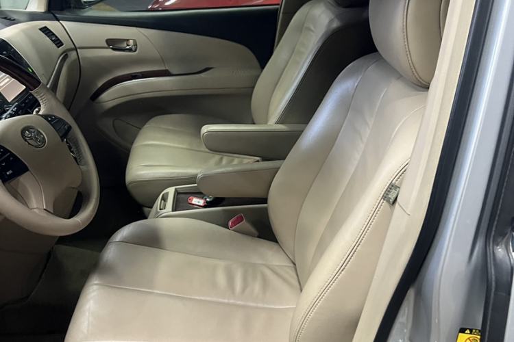 Used Toyota Previa 2012 2.4L 7-Seater Luxury Edition Interior 4