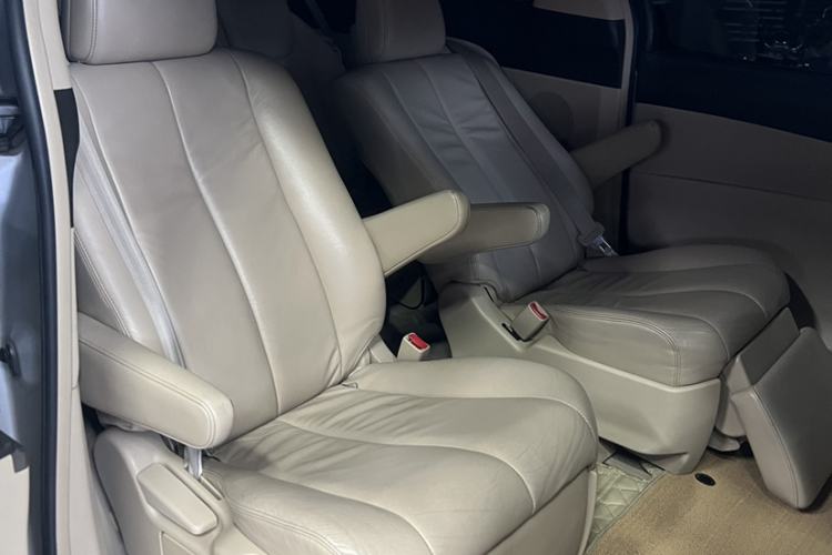 Used Toyota Previa 2012 2.4L 7-Seater Luxury Edition Interior 9