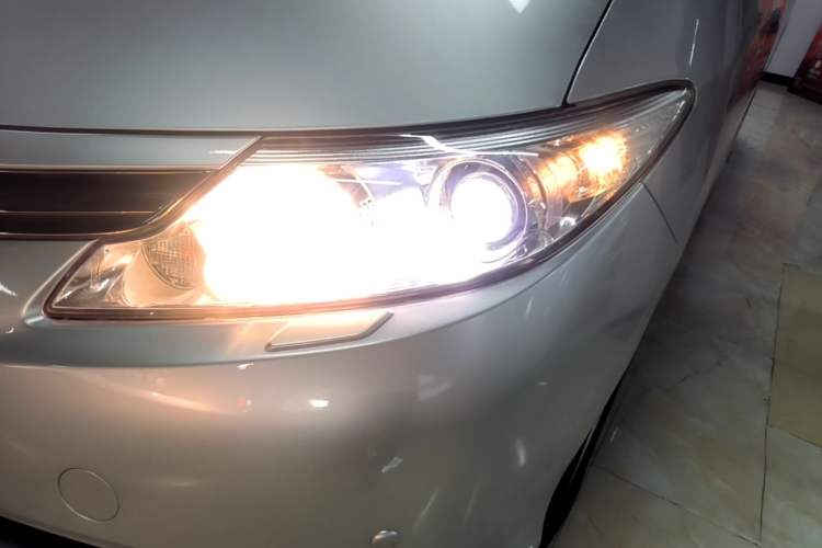 Used Toyota Previa 2012 2.4L 7-Seater Luxury Edition Left Front Headlight