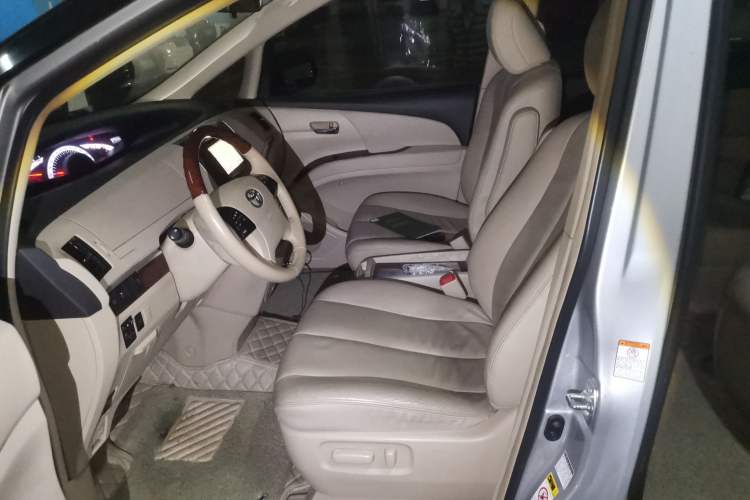 Used Toyota Previa 2012 2.4L 7-Seater Luxury Edition Left Front Seat