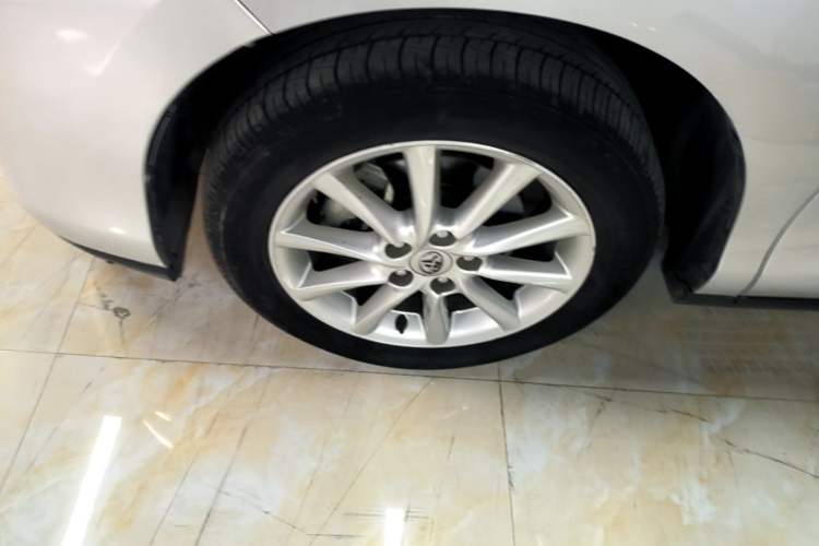 Used Toyota Previa 2012 2.4L 7-Seater Luxury Edition Left Front Wheel Hub