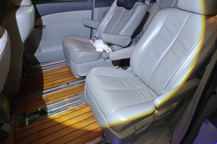 Used Toyota Previa 2012 2.4L 7-Seater Luxury Edition Left Rear Seat
